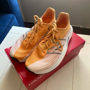 MEN'S NEW BALANCE FUELCELL REBEL V2 Size 10.5